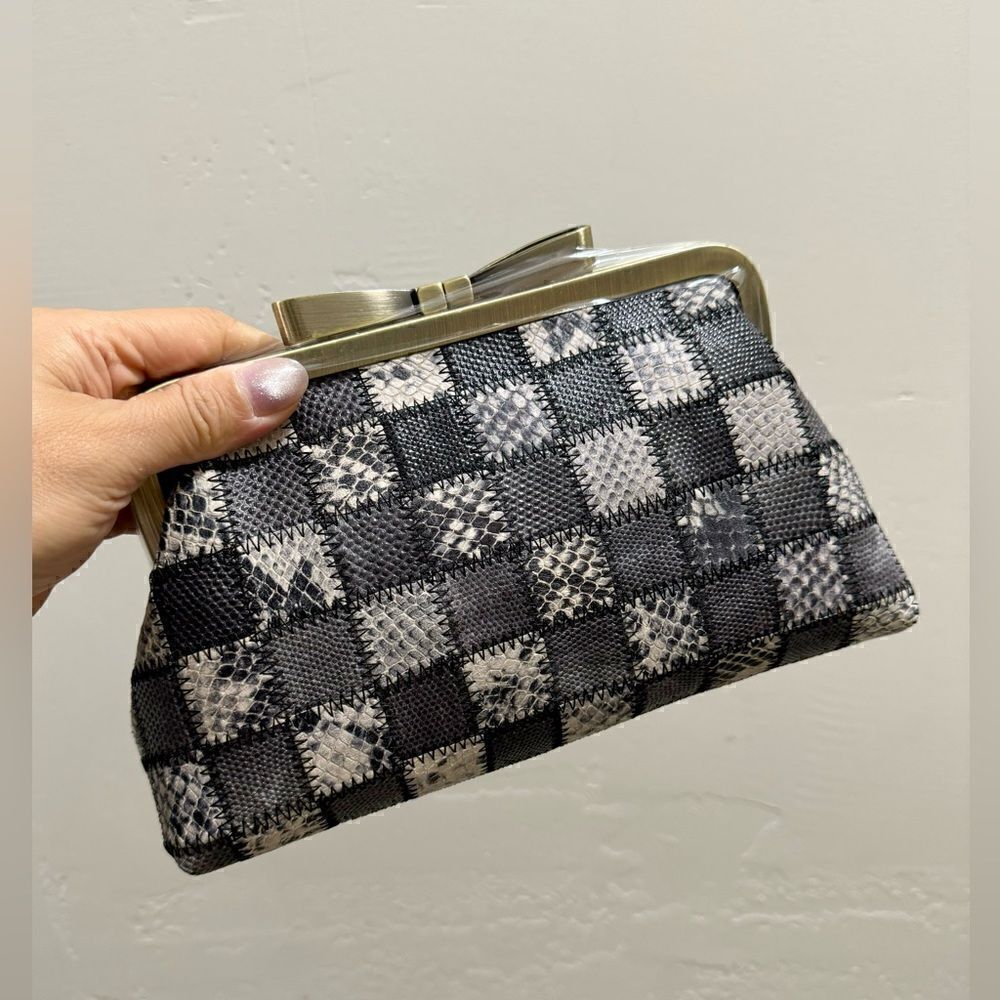 Handmade Embossed Leather Patchwork Bowknot Shaped Kisslock Clutch & 2 Straps